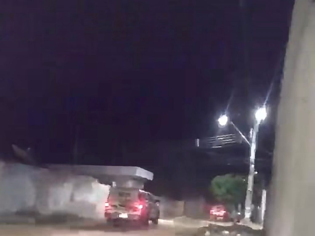 Tiros são ouvidos por moradores durante operação policial no bairro São Gonçalo em Petrolina