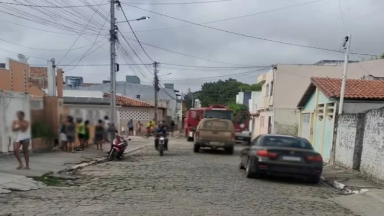 Tragédia em Serrinha, Bahia: três crianças perdem a vida em incêndio em casa