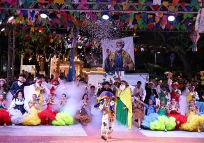 Abertura dos festejos juninos de Ouricuri é marcada por quadrilhas, shows e grande público