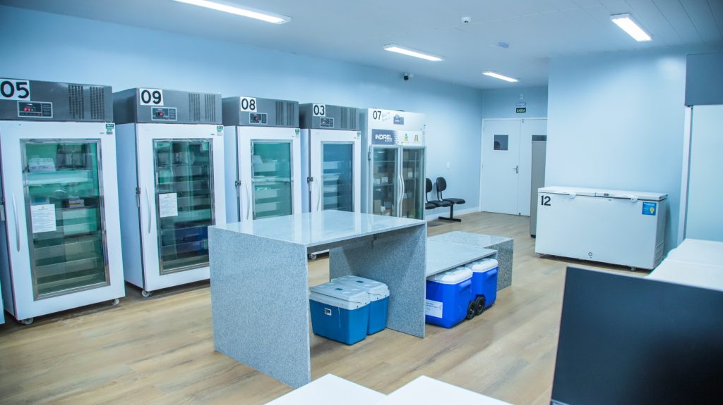 Capacidade de armazenamento de vacinas dobrada pelo Governo de Pernambuco com inauguração de nova central