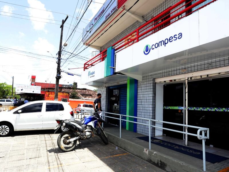 Compesa suspende abastecimento de água em bairros de Petrolina devido a vazamento na rede.