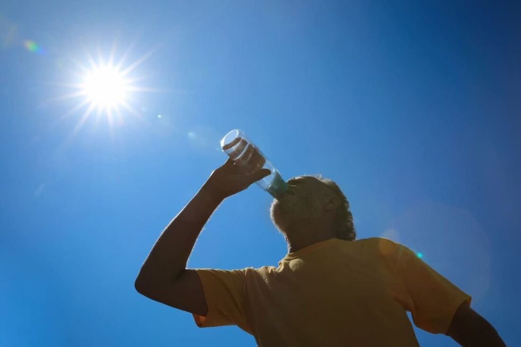 França observa aumento inesperado de mil mortes devido à onda de calor histórica