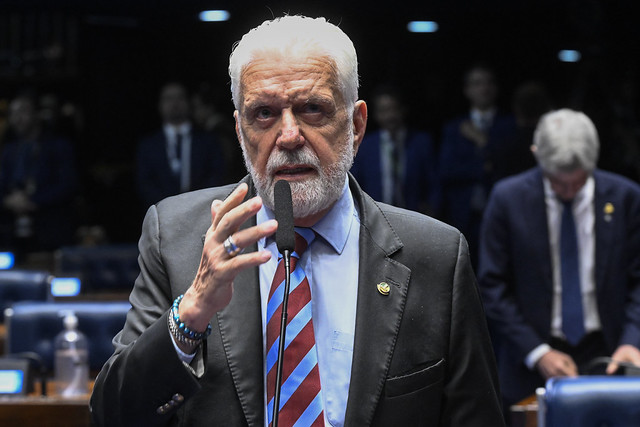 Jaques anuncia afastamento da liderança do governo no Senado após reunião com Lula