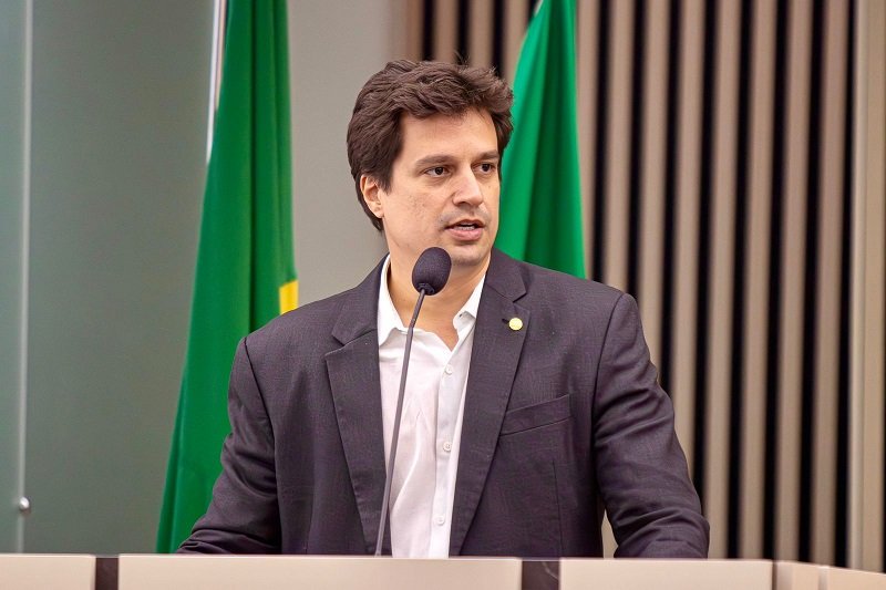 Lucas Ramos destaca semelhanças entre trajetória de João Campos e Eduardo Campos e aponta o socialista como símbolo de renovação