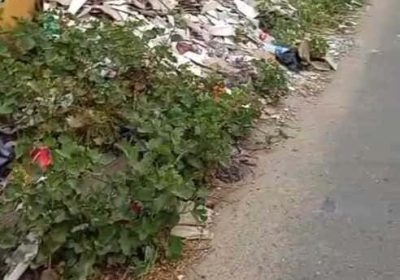 Moradores do Residencial Vivendas estão preocupados com a quantidade de lixo e entulhos presentes no local.