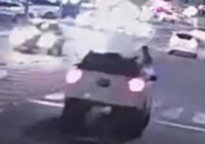 Motorista foge após atropelar duas pessoas na faixa de pedestres na Orla de Petrolina