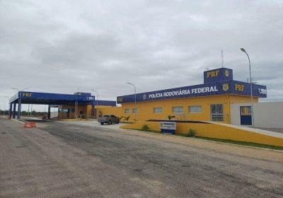 Operação conjunta da PRF e CIPE Caatinga resulta na prisão de suspeito por falsidade ideológica em Juazeiro (BA) Operação conjunta da PRF e CIPE Caatinga resulta na prisão de suspeito por falsidade ideológica em Juazeiro (BA)