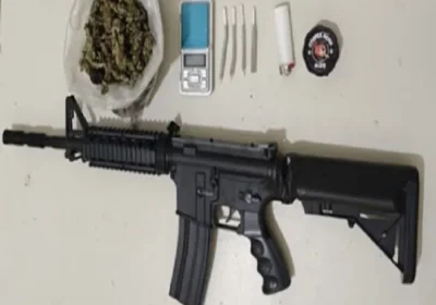 Operação da Cipe-Caatinga resulta na apreensão de simulacro de arma de fogo e itens para tráfico de drogas em região rural de Juazeiro (BA)