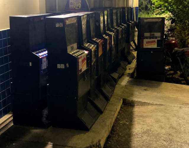 Polícia Militar apreende 24 máquinas de jogos de azar em comércio no bairro Tancredo Neves, em Juazeiro.
