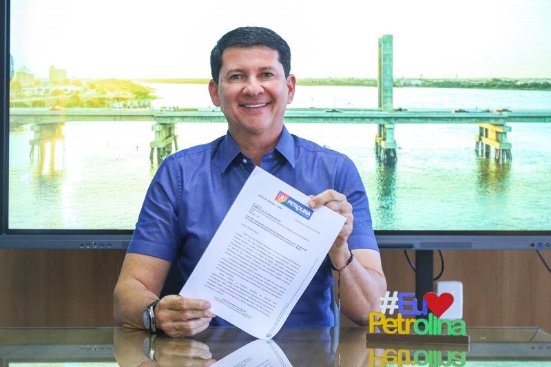 Prefeito Simão faz solicitação oficial ao Governo Federal para construção de nova ponte ligando Petrolina a Juazeiro.