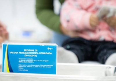 Primeira entrega da nova vacina contra pneumonia e meningite é realizada pelos postos de saúde Primeira entrega da nova vacina contra pneumonia e meningite é realizada pelos postos de saúde
