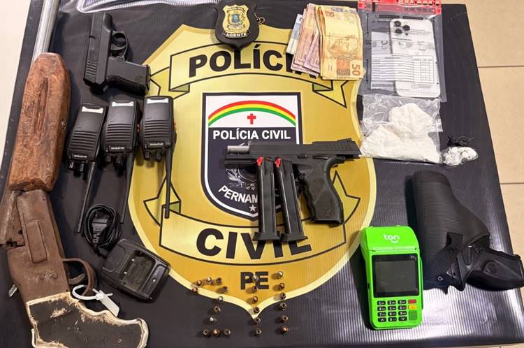 Prisões e apreensão de cocaína e armas em operação da PCPE em Orocó