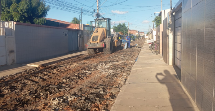 A coleta de lixo será mantida durante as obras de requalificação das ruas na Cohab Massangano em Petrolina (PE)