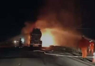 Acidente fatal em Juazeiro causa incêndio em caminhão tanque de combustível