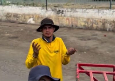 Brincadeira dos trabalhadores do Mercado do Produtor de Juazeiro faz sucesso ao brincar de “farmar aura” Brincadeira dos trabalhadores do Mercado do Produtor de Juazeiro faz sucesso ao brincar de “farmar aura”
