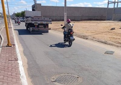 Compesa realiza limpeza de canal de esgoto na Avenida dos Tropeiros Compesa realiza limpeza de canal de esgoto na Avenida dos Tropeiros