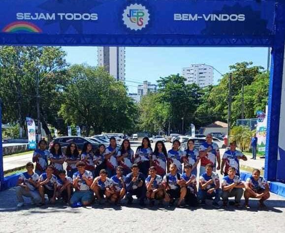 Equipe de Wrestling de Petrolina se destaca com 18 medalhas na fase estadual dos Jogos Escolares de PE