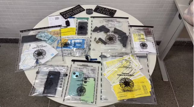 Família suspeita de extorsão em Ponto Novo (BA) tem R$ 1 milhão apreendido pela polícia.