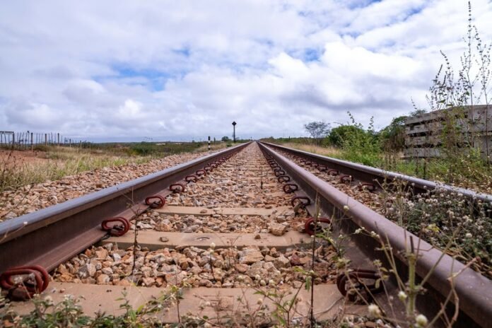Firma-se contrato de R$ 312,8 milhões para realização das obras do trecho Salgueiro-Suape da Transnordestina.