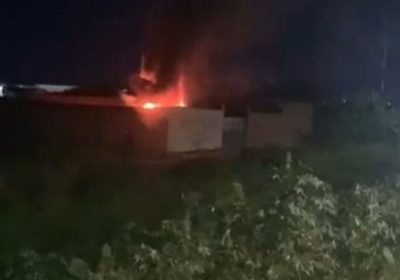 Incêndio destrói ônibus de turismo durante a madrugada em garagem de Juazeiro Incêndio destrói ônibus de turismo durante a madrugada em garagem de Juazeiro
