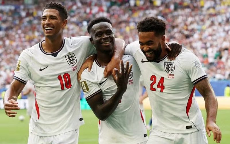 Inglaterra vence França com placar de dez gols e conquista o terceiro lugar na Copa do Mundo.