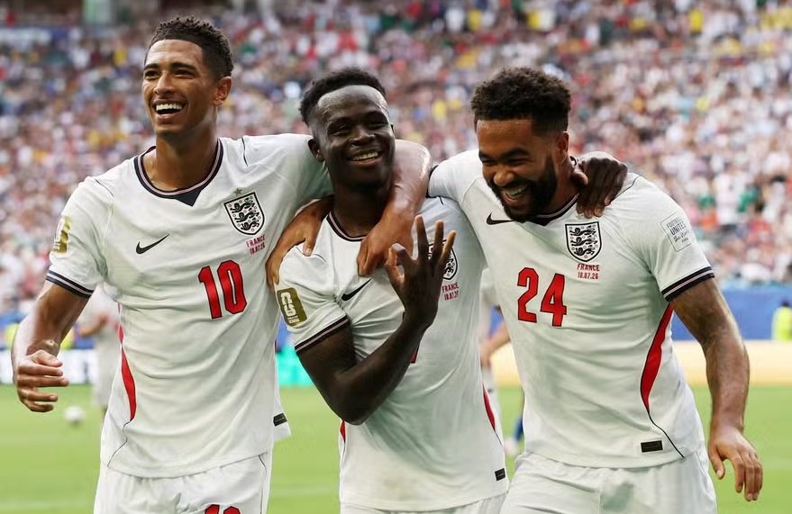 Inglaterra vence França com placar de dez gols e conquista o terceiro lugar na Copa do Mundo.