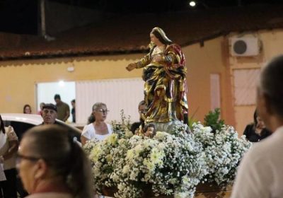 Moradores de Petrolina celebram em honra à Nossa Senhora Rainha dos Anjos.