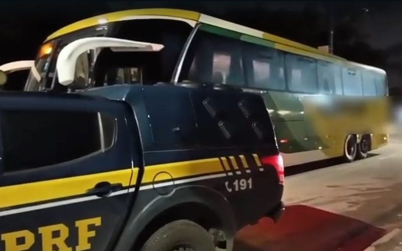 Polícia Rodoviária Federal prende homem suspeito de importunação sexual em ônibus em Pernambuco.