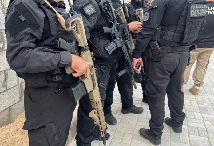 Polícia de Juazeiro prende dois suspeitos pelos homicídios de sanfoneiro e bebê de 9 meses