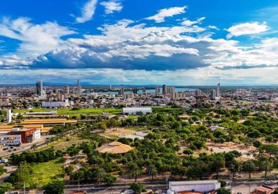 Previsão meteorológica indica céu claro e brisas moderadas em Petrolina para o próximo dia