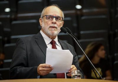 Tribunal de Contas do Estado de Pernambuco presta homenagem ao deputado Waldemar Borges com voto de pesar.