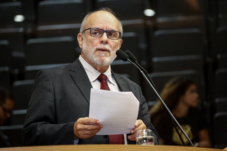 Tribunal de Contas do Estado de Pernambuco presta homenagem ao deputado Waldemar Borges com voto de pesar.