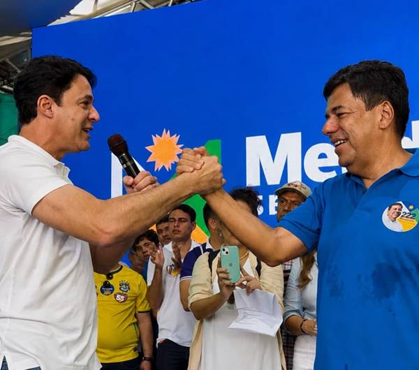 Anderson Ferreira comparece à abertura do comitê de Mendonça Filho