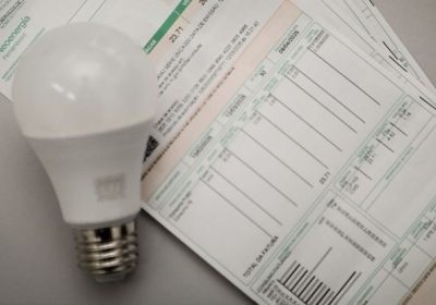 Aneel decide manter bandeira amarela nas contas de luz em agosto