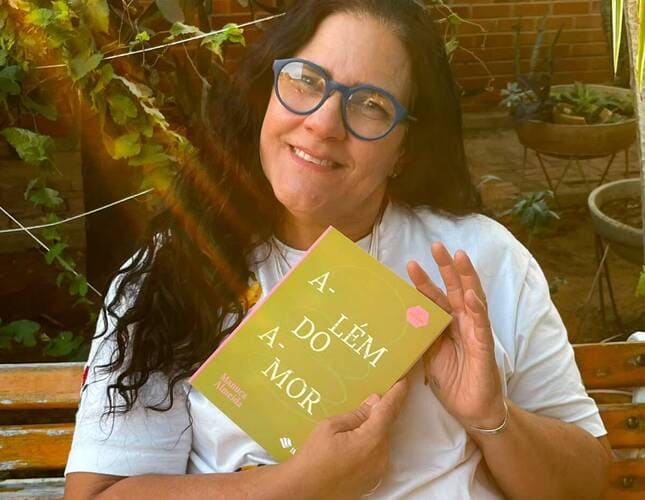 Chega ao público a segunda edição de ‘Além do Amor’, do poeta Manuca Almeida