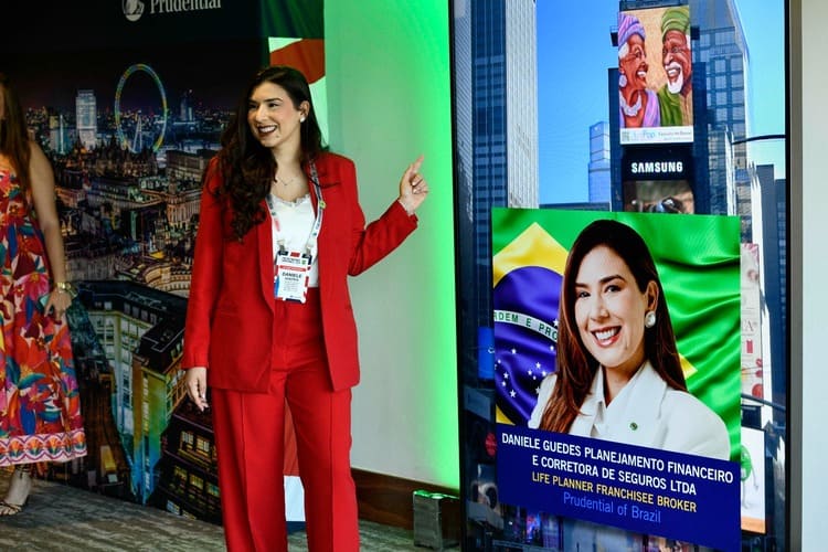 Corretora de Juazeiro do Norte se torna destaque mundial ao ganhar prêmio em Londres.