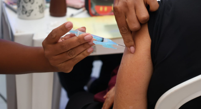 Dia D de Vacinação em Petrolina (PE) aplica aproximadamente 2 mil doses de vacina
