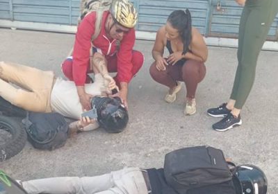 Duas pessoas ficam feridas em acidente de moto na Avenida da Integração.