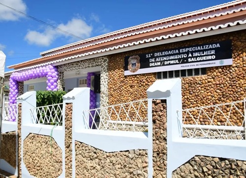 Homem é preso pela Delegacia da Mulher de Salgueiro por agredir companheira e impedi-la de sair de casa