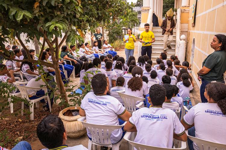 Juazeiro: Estudantes se envolvem profundamente na história do Museu Regional