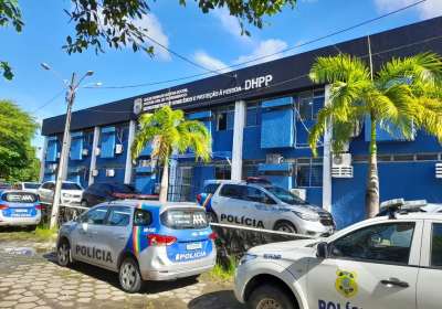 Mulher é detida ao tentar lançar filho pela janela de apartamento em Jaboatão