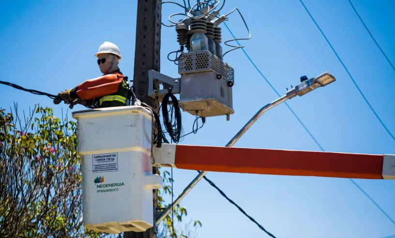 Neoenergia em Pernambuco recupera 650 mil kWh de energia em ação contra furto em Ouricuri, Bodocó e outras 4 cidades do Sertão.
