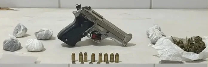 Polícia prende homem com arma e drogas em operação no Residencial Mairi, em Juazeiro (BA)
