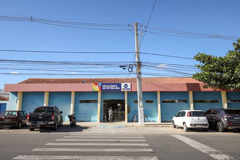Política de Saúde da Policlínica suspende atendimento a pacientes com doenças respiratórias após fase de alerta.