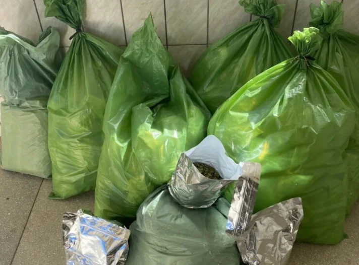 Quatro suspeitos são presos com 56 kg de maconha em Abaré (BA) pela Polícia Federal de Juazeiro (BA) e Cipe-Caatinga