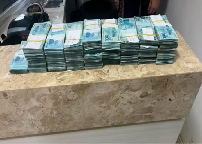 Três agricultores de Juazeiro (BA) são lesados em R$ 1 milhão após terem caixa de dinheiro trocada em negociação.
