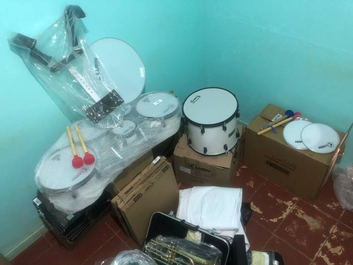 Bandas e fanfarras de Sento Sé recebem doações de novos instrumentos e materiais