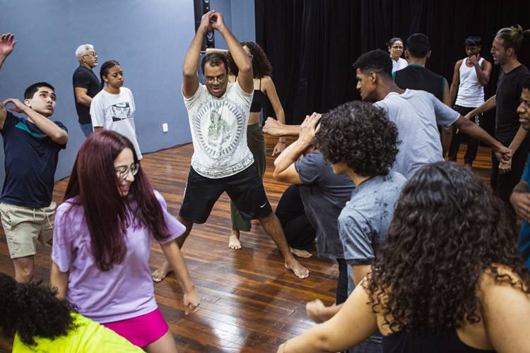 Cia Biruta inicia temporada 2026 com oportunidade de inscrição em curso de teatro gratuito