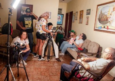 Gravações de filme sobre escolas radiofônicas são feitas no Sertão do Pajeú.