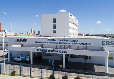 Hospital Universitário afirma que é responsabilidade da prefeitura fornecer refeições para técnicos após reclamação